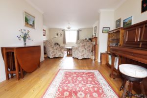 DINING AREA- click for photo gallery